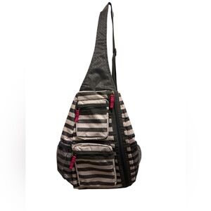 Thirty-One Sling-Back Bag in Grey Wave Adjustable straps in new conditions